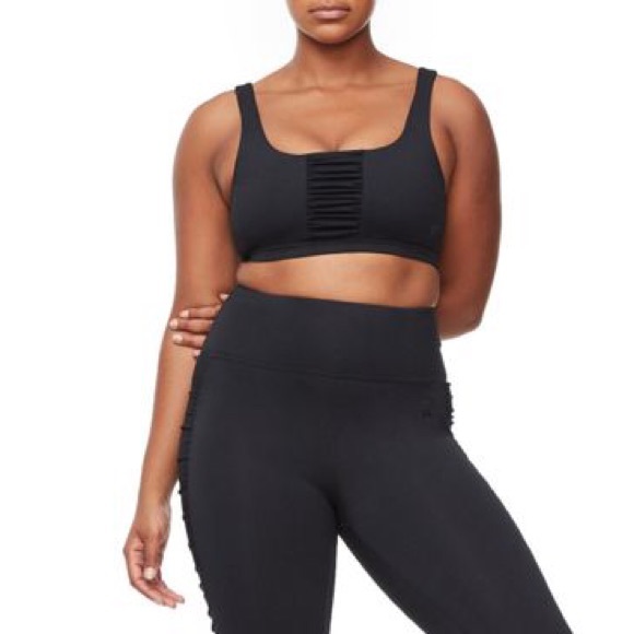 Good American Other - Good American Ruched Sports Bra
